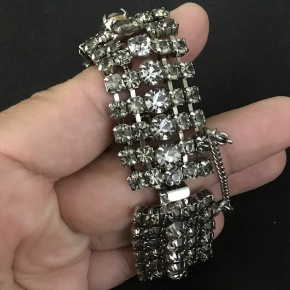 Silver rhinestone sparkling evening fashionable elegant bracelet - Picture 4 of 8